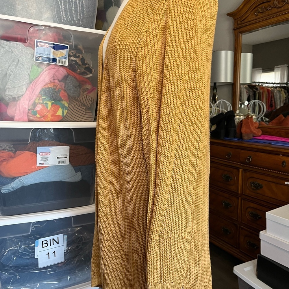 Cross Back Design Cardigan - Picture 5 of 9